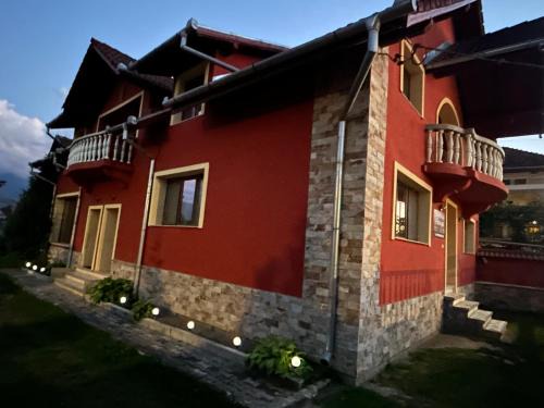 Cartisoara Maison | Serena House