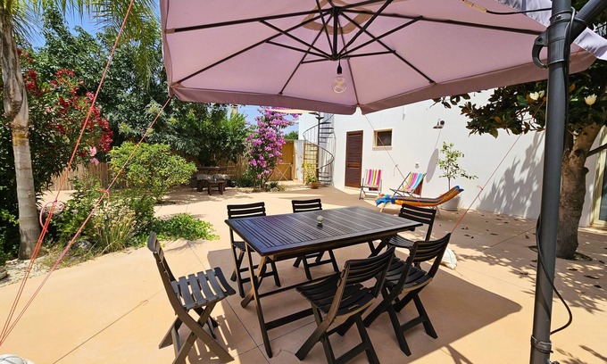 Neviano Maison | Serendila a few km from Gallipoli - great for families and groups, with garden