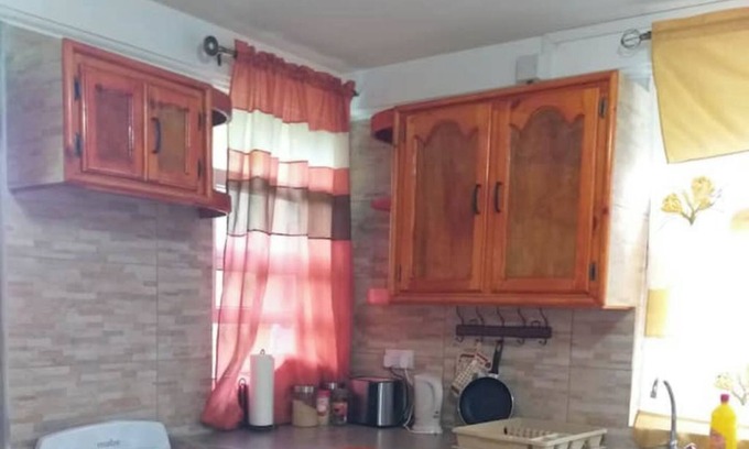 Trafalgar Appartement | Serene 2-bedroom apartment with AC in Saint George Parish