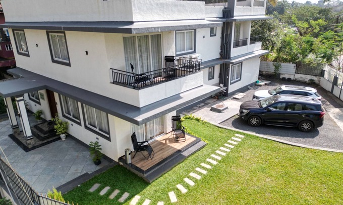 Alto de Porvorim Maison | Serene 4 Bedroom Private Villa with Pvt-parking and lawns Hosted by- TGH