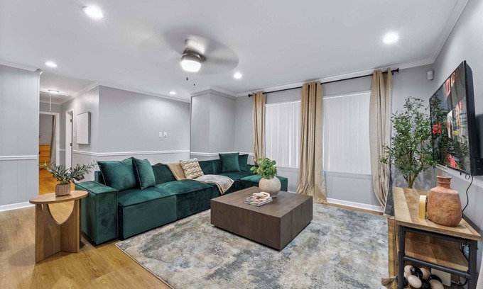 Tinley Park Maison | Serene 4BR Oasis in Tinley Park