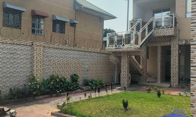 Limete Maison | Serene 5-Bedroom Apartment in Kinshasa's 10ème Rue Limete-Résidentiel