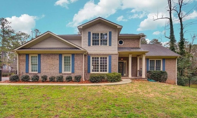 Atlanta Maison | Serene 8-bedroom house with AC in vibrant Atlanta