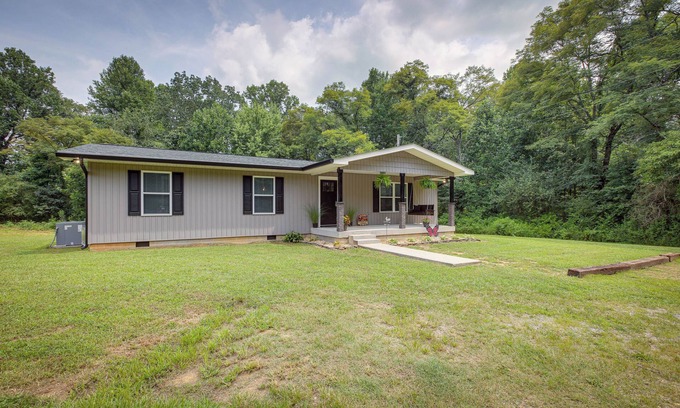 Bryant Maison | Serene Bryant Retreat w/ Private Hot Tub!