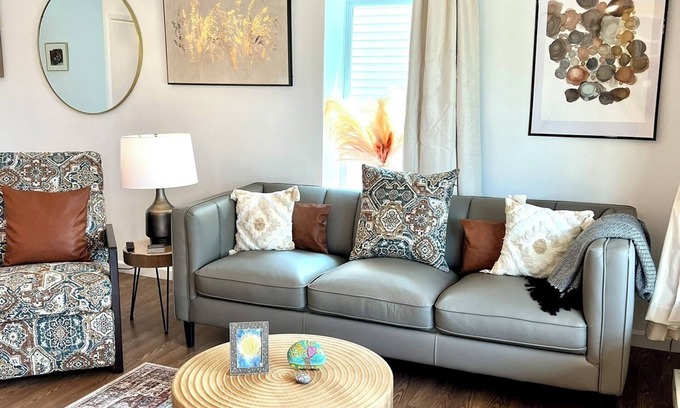 Oswego Maison | Serene bungalow: Modern Comfort near the Hospital, Power Plants and Campus