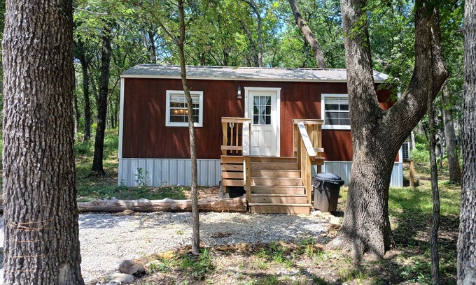 Kingston Cabine | Serene cabin with AC in charming Kingston
