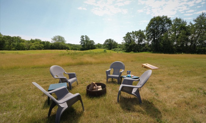 Alexandria Maison | Serene Country Haven- 3+ Acres, RV Site Available