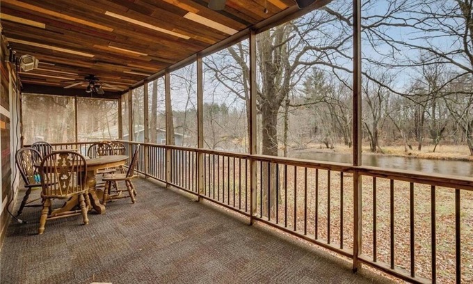 Pine City Cabine | Serene Dog-friendly Riverfront Cabin with Kayaks in Pine City - Perfect Getaway