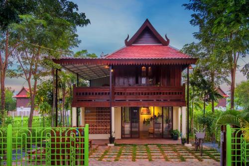 Prasat Bakong Cabine | Serene Eco Work & Relax Retreat Rice Field