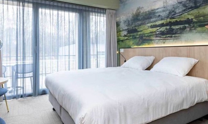 Marknesse Hôtel | Serene Escape in Spacious Room near Weerribben-Wieden National Park