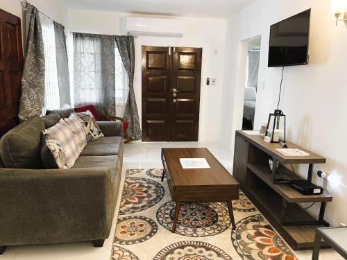 Reading Appartement | Serene Getaway-Newly renovated spacious 2 beds 2 baths