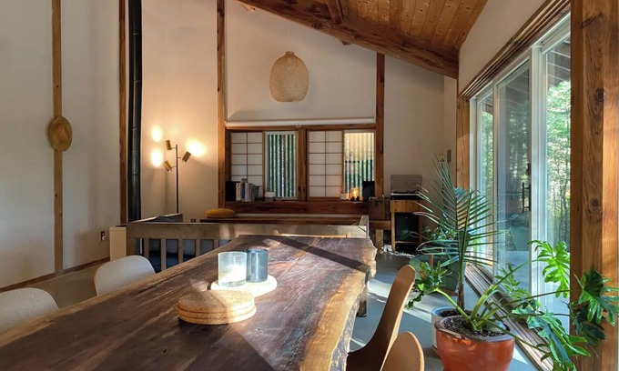 Kerhonkson Maison | Serene Japanese traditional crafted farmhouse acres of woodland.