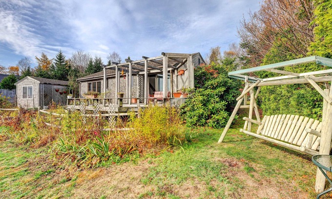 Jonesport Maison | Serene Jonesport Escape: Deck w/ Water Views!