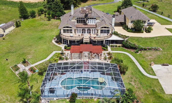 Umatilla Maison | Serene Lakefront Retreat - Spacious and Cozy Chateau with Country Flair!