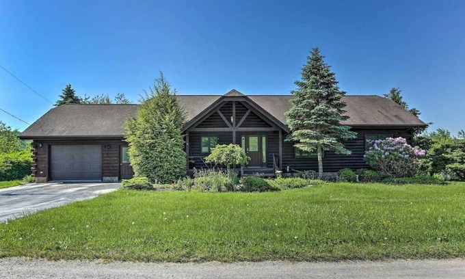 Lake Ariel Cabine | Serene Lakeview Escape with Hot Tub in the Poconos - 3BR 2 Bath Cabin "