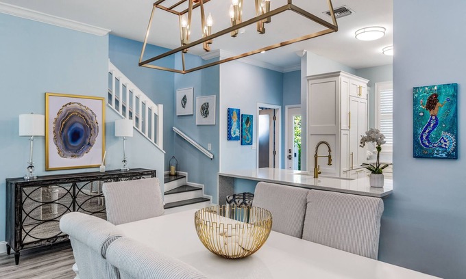 Bahama Village Maison | ~Serene Lily~ Luxurious 2 bed, 2.5 bath home in the upscale Truman Annex