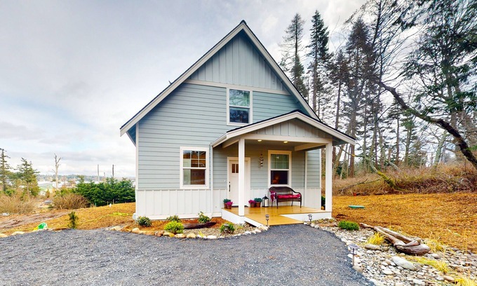 Lummi Island Maison | Serene Lummi Island Retreat with hot tub, stunning water & Mt. Baker Views