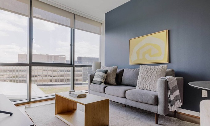 North Bethesda Appartement | Serene N Bethesda 1BR w/ Rooftop Pool & W/D, nr Coffee, by Blueground