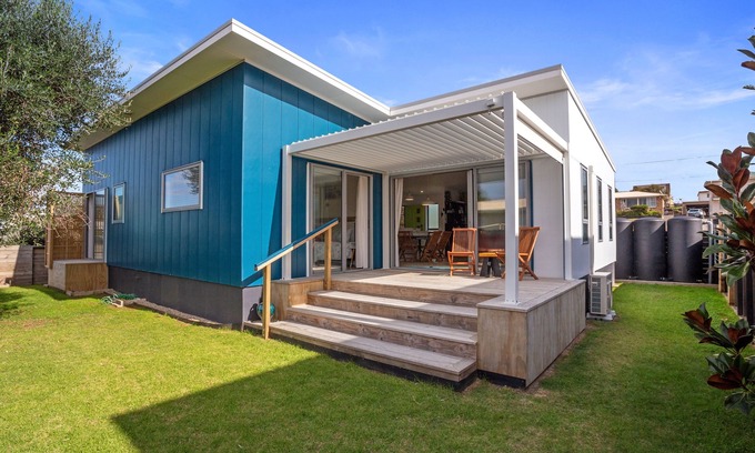 Waihi Beach Maison | Serene on Seaforth - Waihi Beach Holiday Home