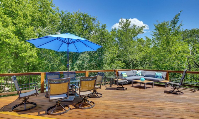 Pacific Maison | Serene Pacific Getaway: Deck, Grill & Fire Pit!