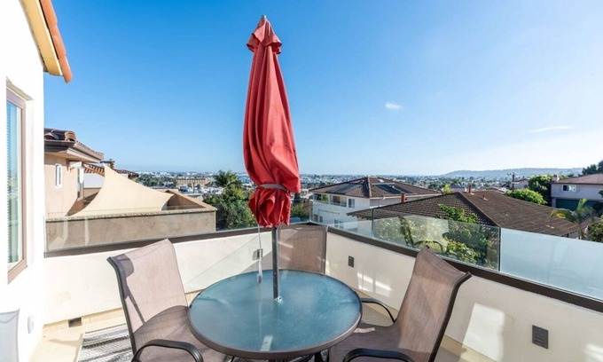 Point Loma Appartement | Serene Point Loma Retreat - Modern 2BR with Views of Point Loma