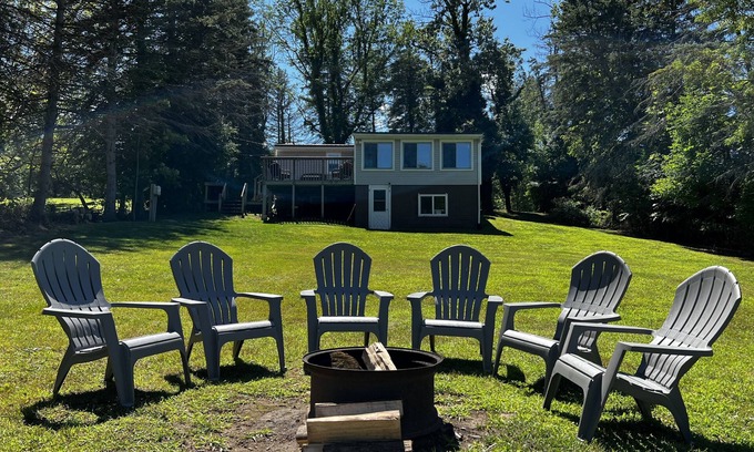 Wolcott Cottage | Waterfront Port Bay Cottage-Floating Dock, Kayaks, Pêche, Fire Pit, Grill