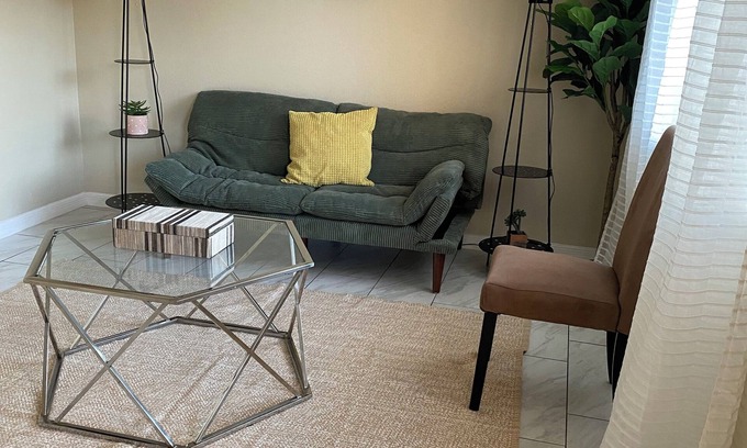South Mountain Copropriété | Serene Safe Space Close to Airport