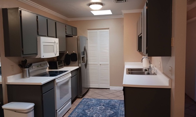 Surprise Copropriété | Serene Setting in 55+ Older Golf Community - One Bedroom Condo