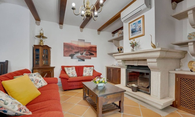 Albufeira Hôtel | Serene Spacious Stay | Perfect for Discovering Algarve’s Coastal Gems