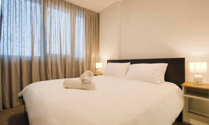 Adelaide Central Business District Appartement | Serene Stay - 1BR Apt with Pool, Gym, Steam & Sauna