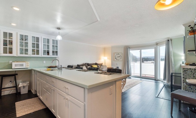 Lincoln City Copropriété | Taft Water Front 2br+2ba Peaceful Retreat