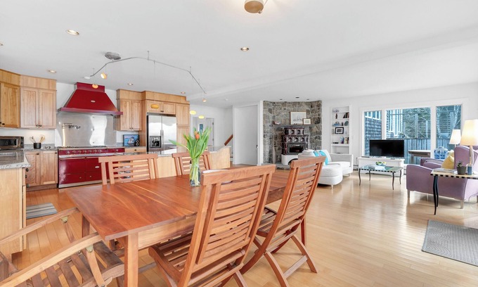 Georgetown Maison | The Maine Cottage: Walking Distance to a Beach!
