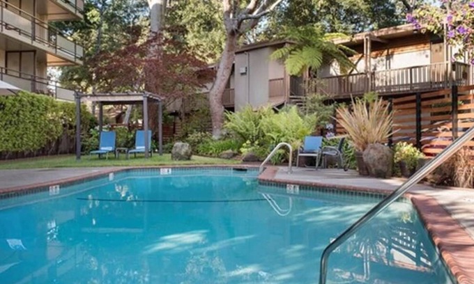Barron Park Hôtel | Serene Unit with Outdoor Heated Pool, Free Parking & Breakfast Near Stanford