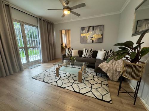 Eversdal Appartement | Serene waterfront escape! Luxury, King bed!