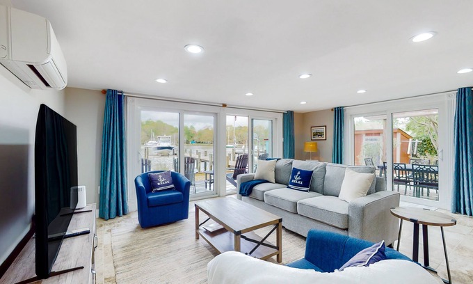 Herald Harbor Maison | Serene waterfront home with kayaks, paddle board, grill, firepit, W/D, and AC