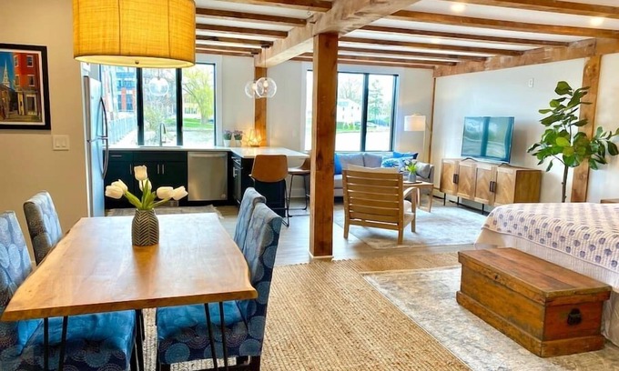 Portsmouth Appartement | Serene Waterfront Studio in Downtown Portsmouth