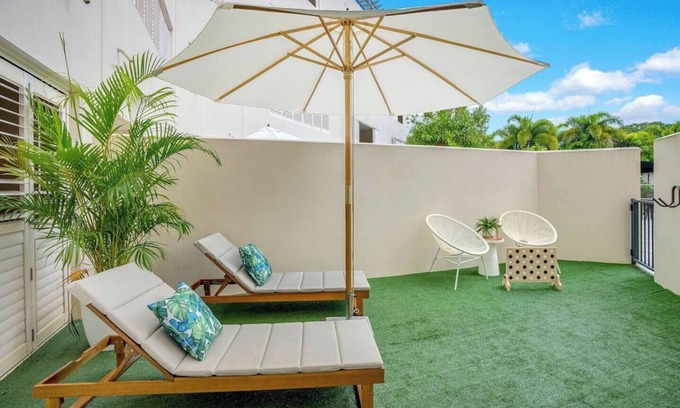 Cairns North Appartement | Serenity at The Edge A Private Poolside Apartment