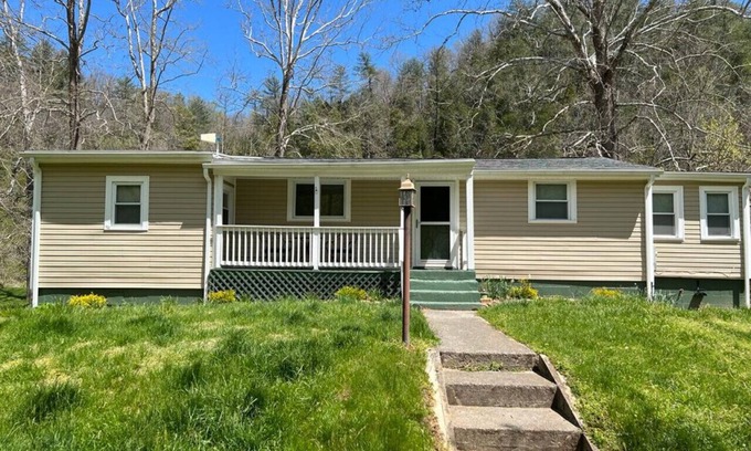 Spottswood Maison | Serenity Awaits on Buffalo Creek