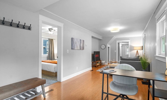 St. Paul Maison | Serenity Haven, Entire Home, Fast Wi-Fi, Pets