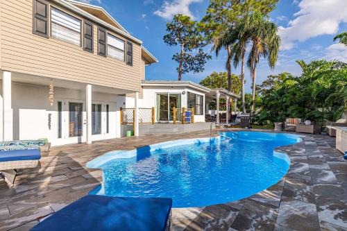 Clearwater Maison | Serenity Haven Luxe Pet Friendly 5BR With Pool