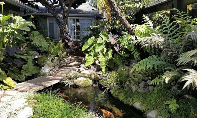 Corona del Mar Maison | SERENITY IN CDM: Cottage et jardins privés sur XL Lot