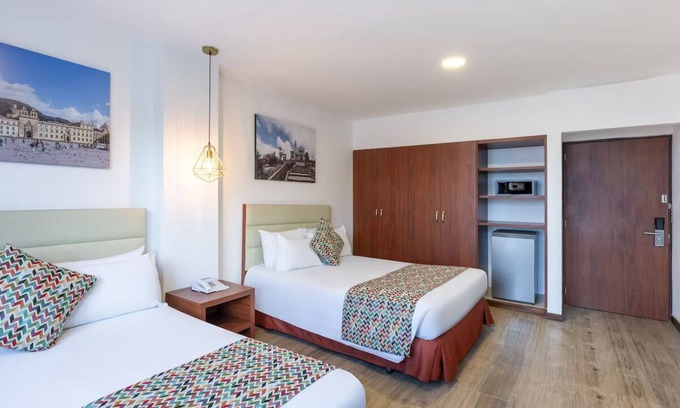 Usaquen Hôtel | Serenity in the City! 2 Budget-friendly Units, Free Parking, City Views