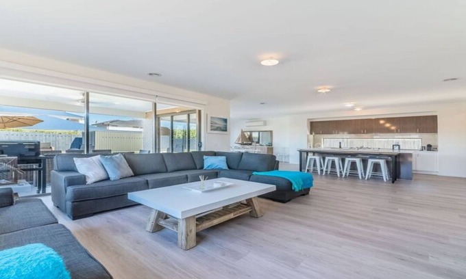 Inverloch Maison | Serenity on Beachcomber!