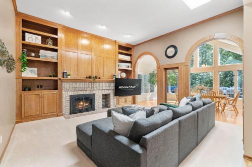Eden Prairie Maison | Serenity on the Creek