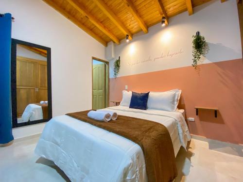 El Carmen de Viboral Maison | Serenity Room - a solo una cuadra del parque