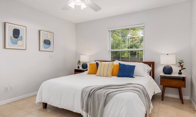 Alachua Maison | Serenity Terrace🕊️ King Bed | Lounge | Coffee Bar