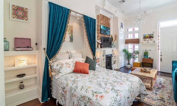 Bayou St. John Maison | SerenityNow · Charming Historic Home w/Free Parking near Quarter