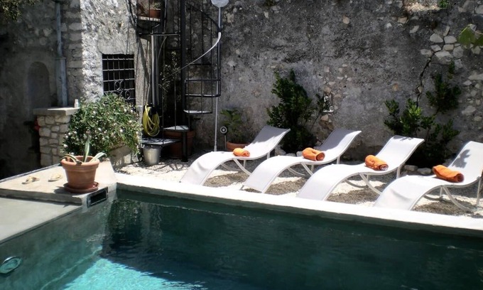 Sermoneta Villa | Sermoneta, village médiéval non loin de Rome et Naples, votre magnifique maison en pierre avec pisci