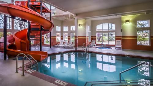 Southeast Calgary Hôtel | Service Plus Inns and Suites Calgary