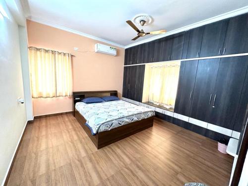 Kukatpalli Appartement | Servostay KPHB Phase 15 New Stunning 3 BHK - 3rd Floor